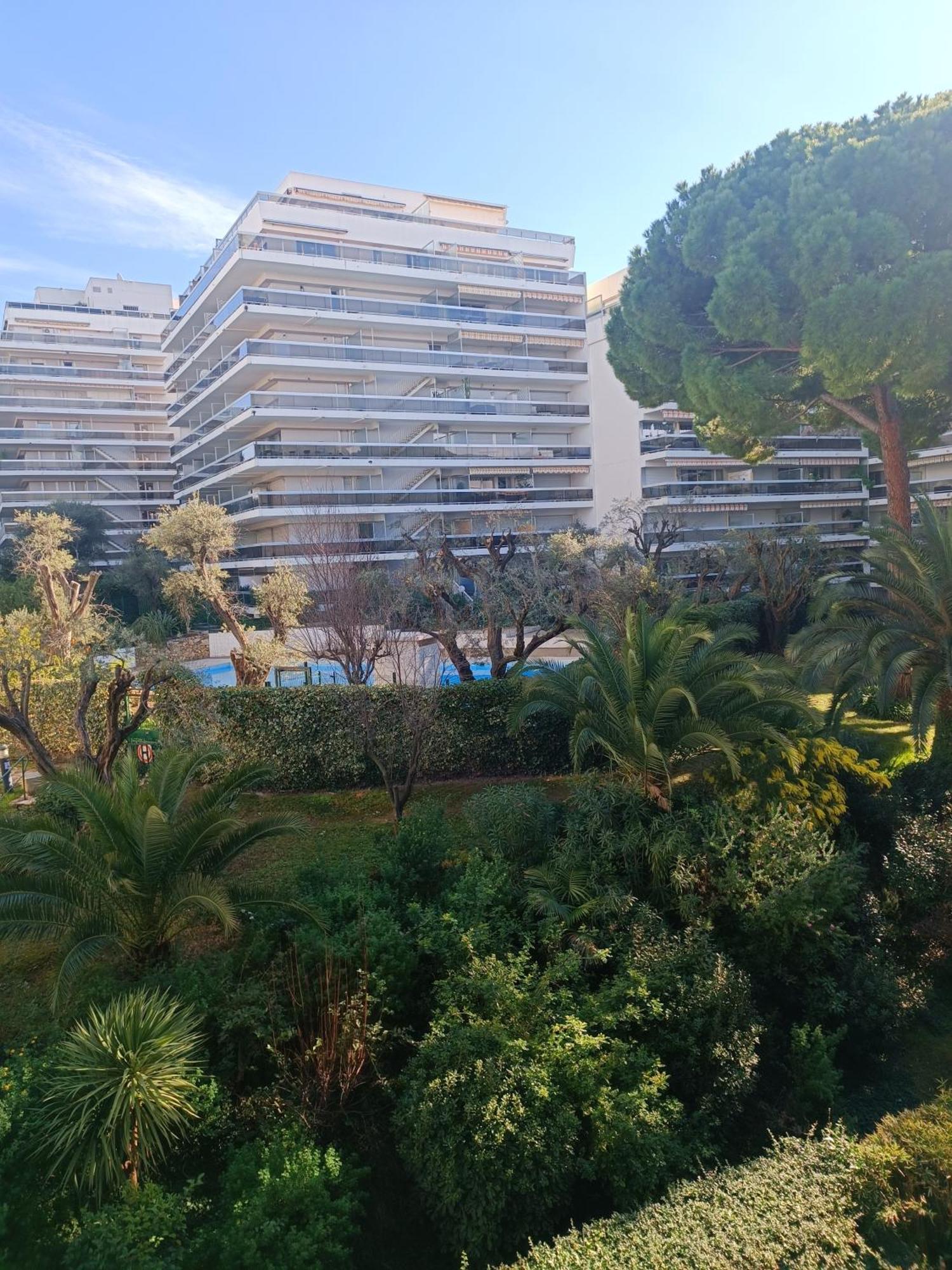 Ara 40m2 Classe Immense Terrasse 35 M2 Piscine Juan Parking Apartment Antibes
