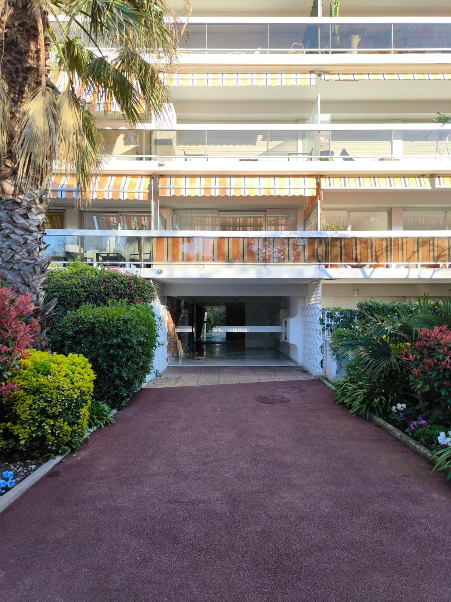 Apartment Ara 40m2 Classe Immense Terrasse 35 M2 Piscine Juan Parking Antibes